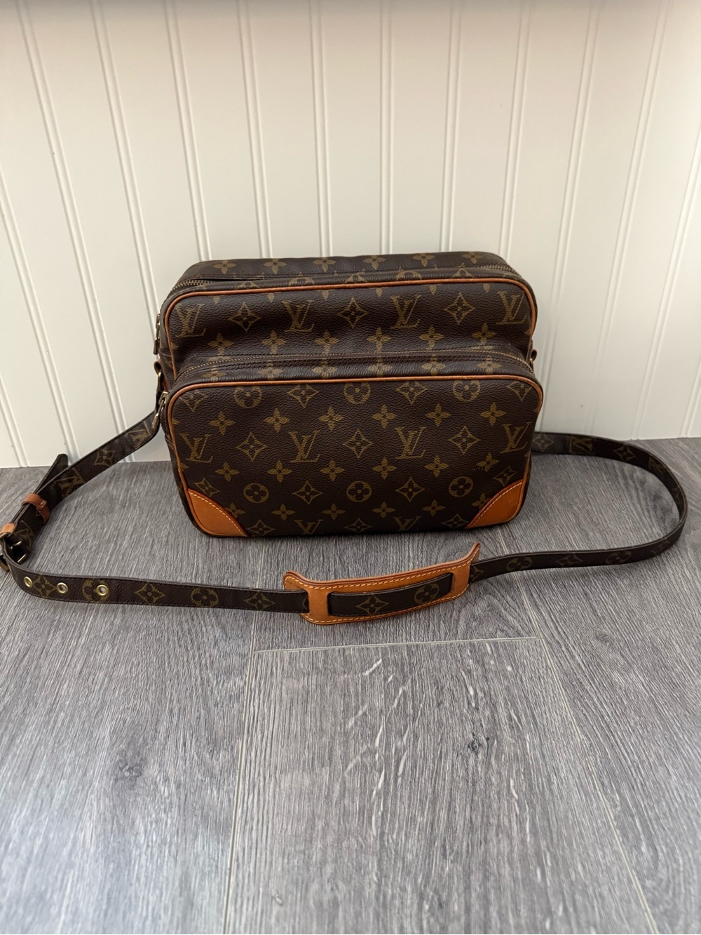 Vintage Louis Vuitton Trocadero 30 Monogram Crossbody Bag Unisex